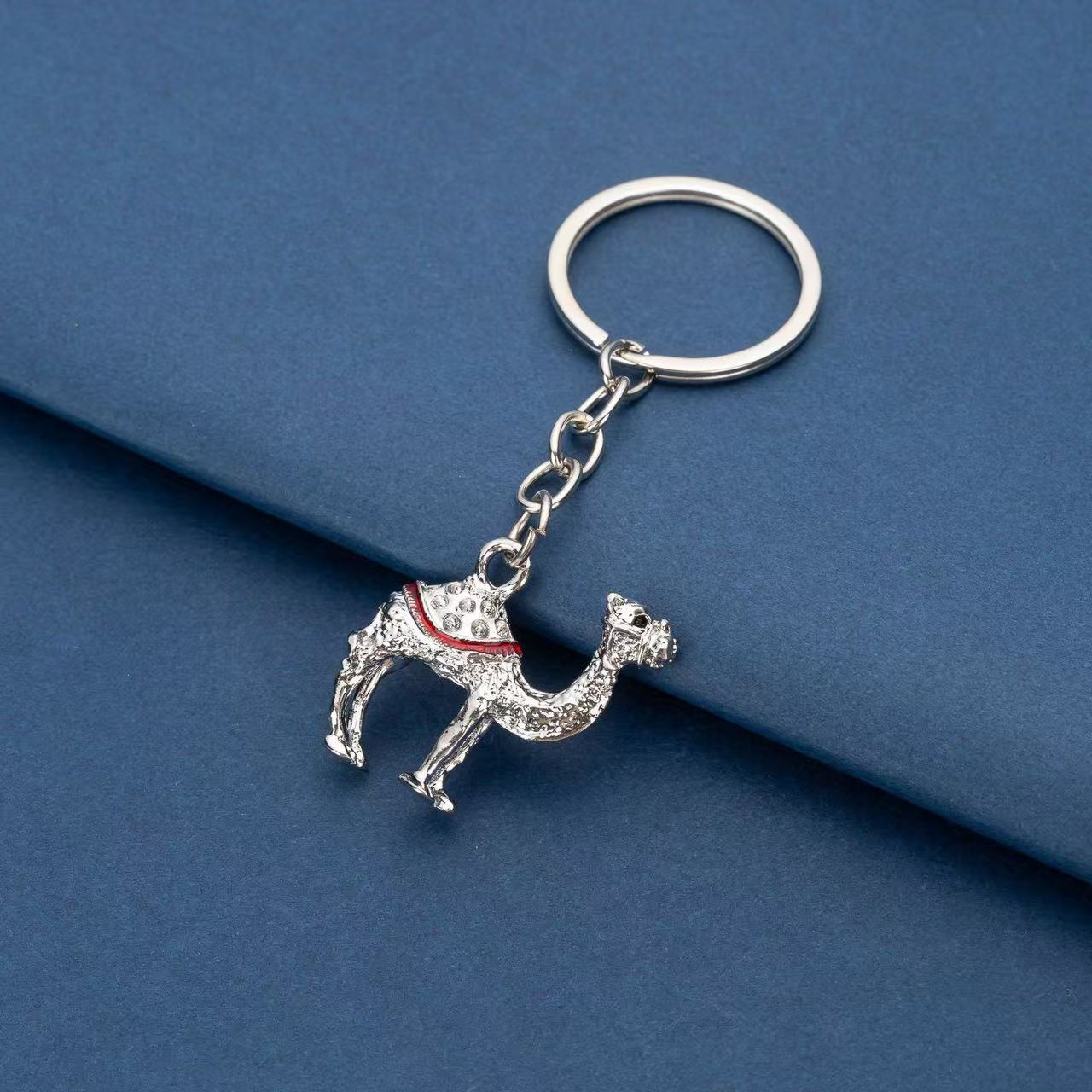 سلسلة مفاتيح جديدة على شكل جمل - مراجعة Car Accessories Dubai وسعره