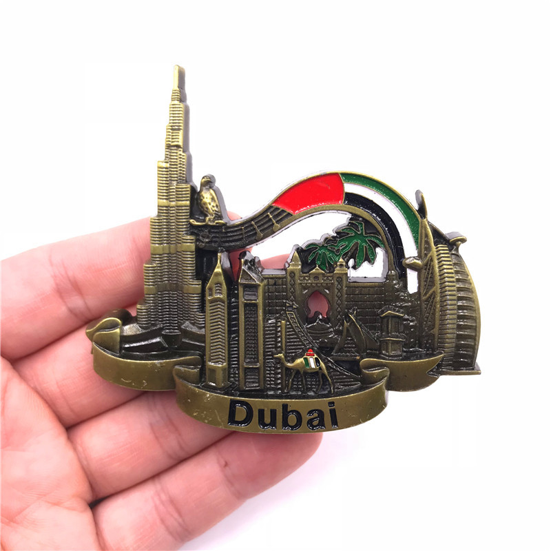 ثلاجة معدنية دبي بحروف ثلاثية  - مراجعة Car Accessories Dubai وسعره