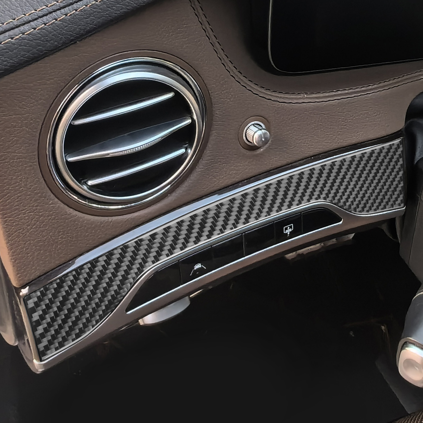 ملصق من ألياف الكربون الحقيقية - مراجعة Car Accessories Online وسعره